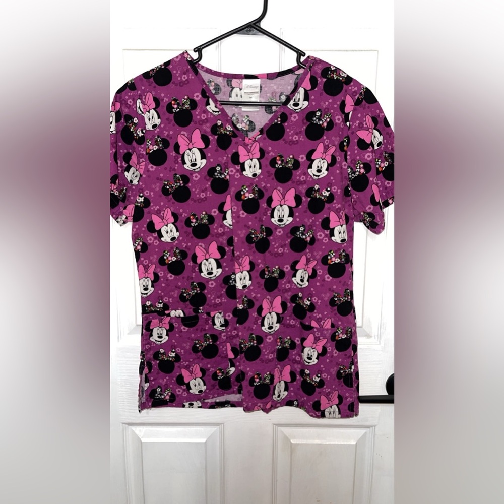Disney Minnie Mouse scrub top